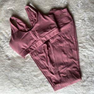 Whitney Simmons Gymshark set in mauve
